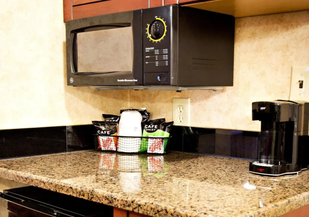 Best Western Plus Weston Inn