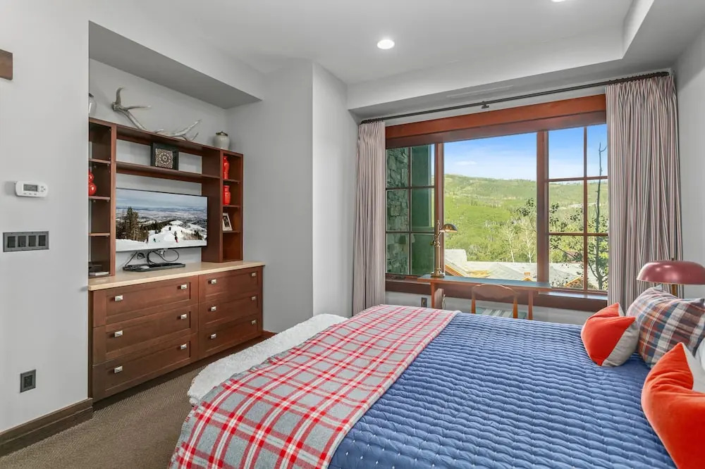 Flagstaff Lodge - Three Bedroom Condo Residence #203 by Deer Valley Resort