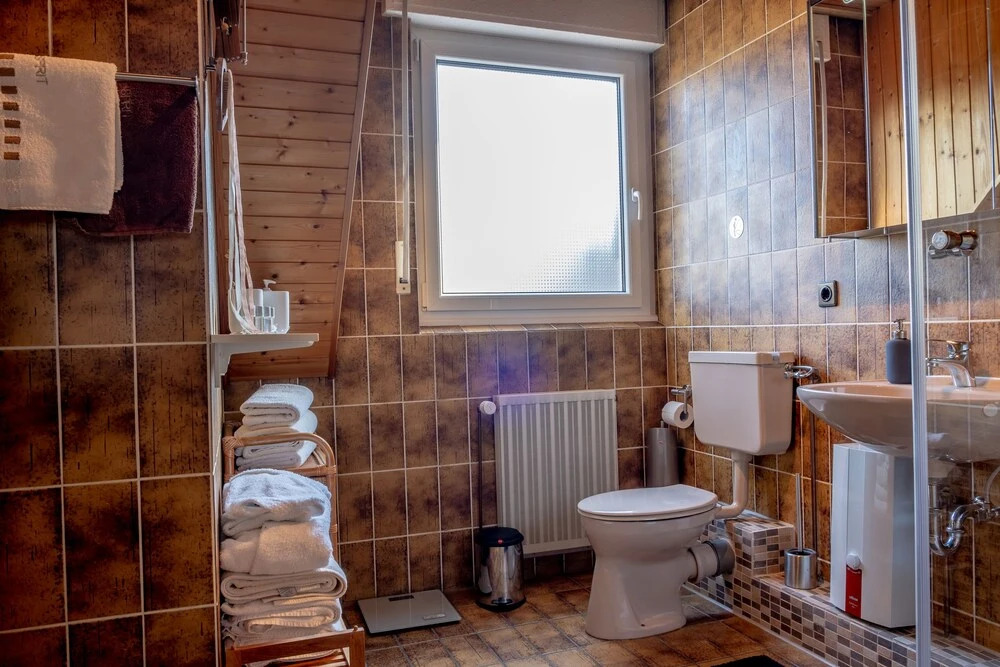 Helles Apartment mit eigenem Stellplatz