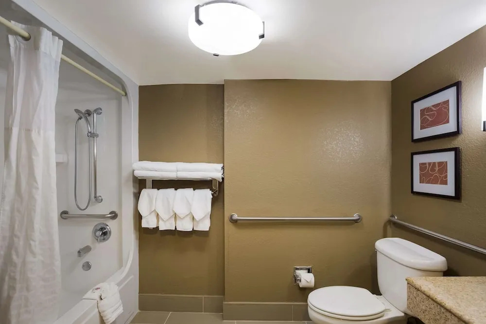 Comfort Suites