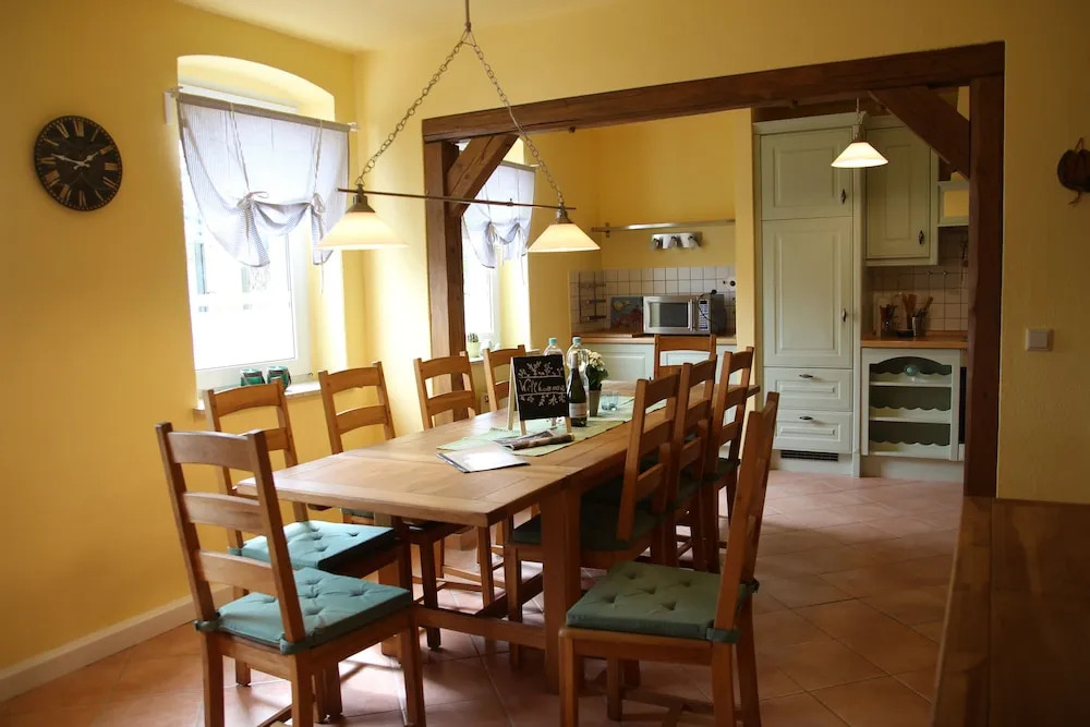 Ferienhaus Landeskrone für 10 Personen mit Sauna, Terrasse, inkl Parkplatz in Dresden