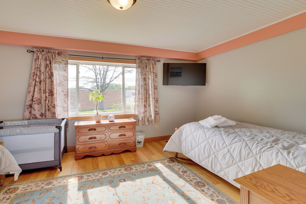 Near Saugatuck Dunes: Pet-friendly Home w/ Grill
