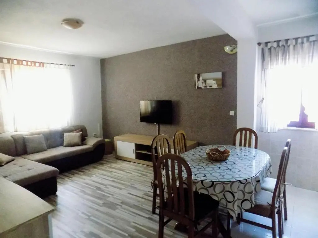 Apartmani Balan s vanjskim bazenom