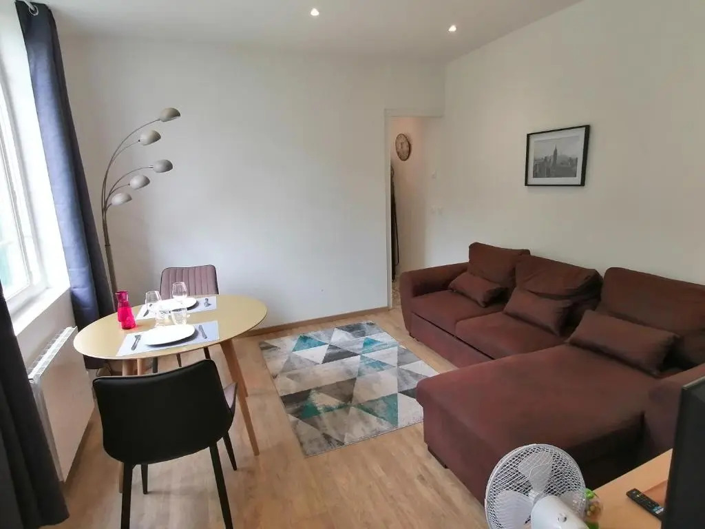 Villa des Roses - Appart T2, 32m2, RDC, vue sur jardin, "Le chic"