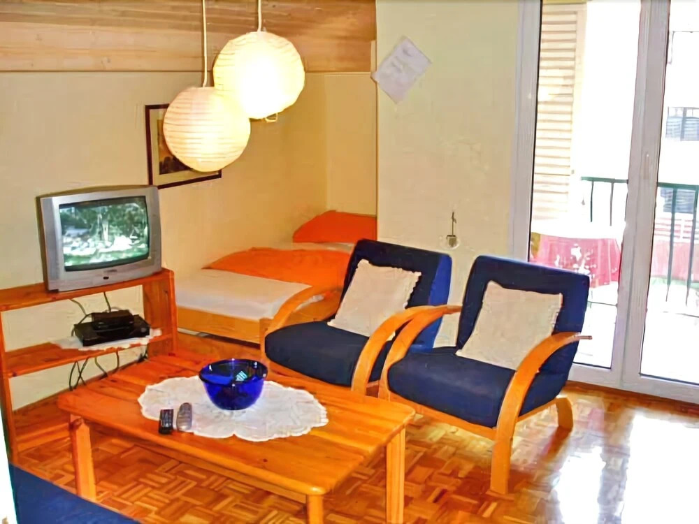 Apartment and Rooms Katica