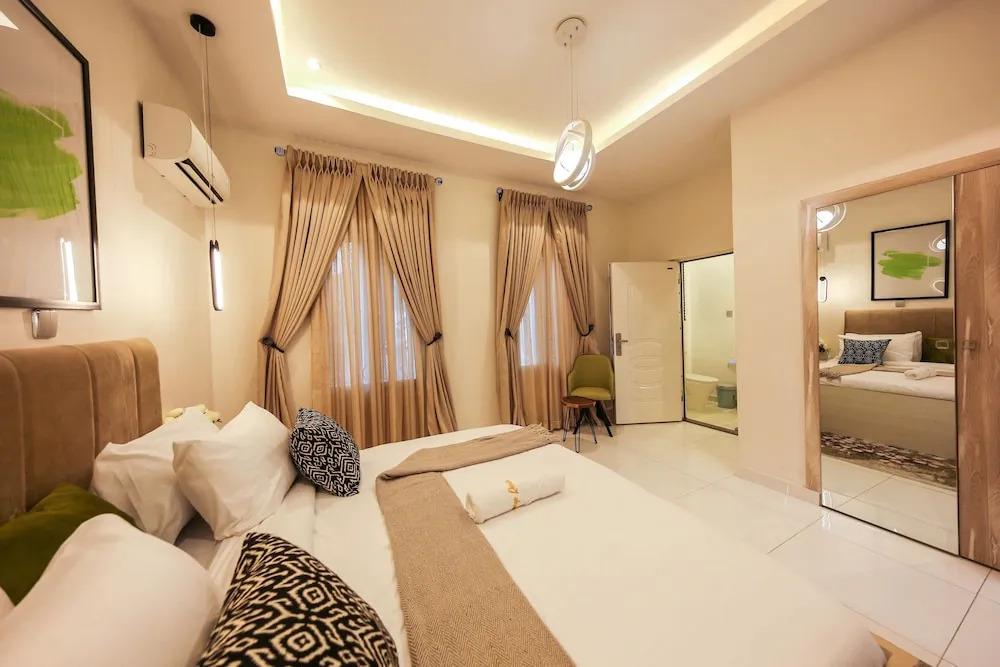 George Residence Osapa