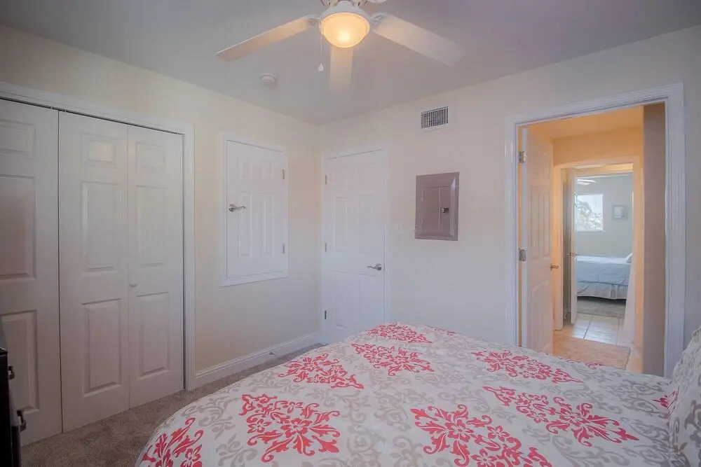 Oak Shores 66