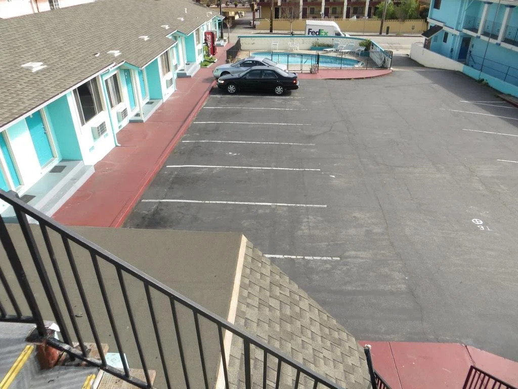 Big Six Motel