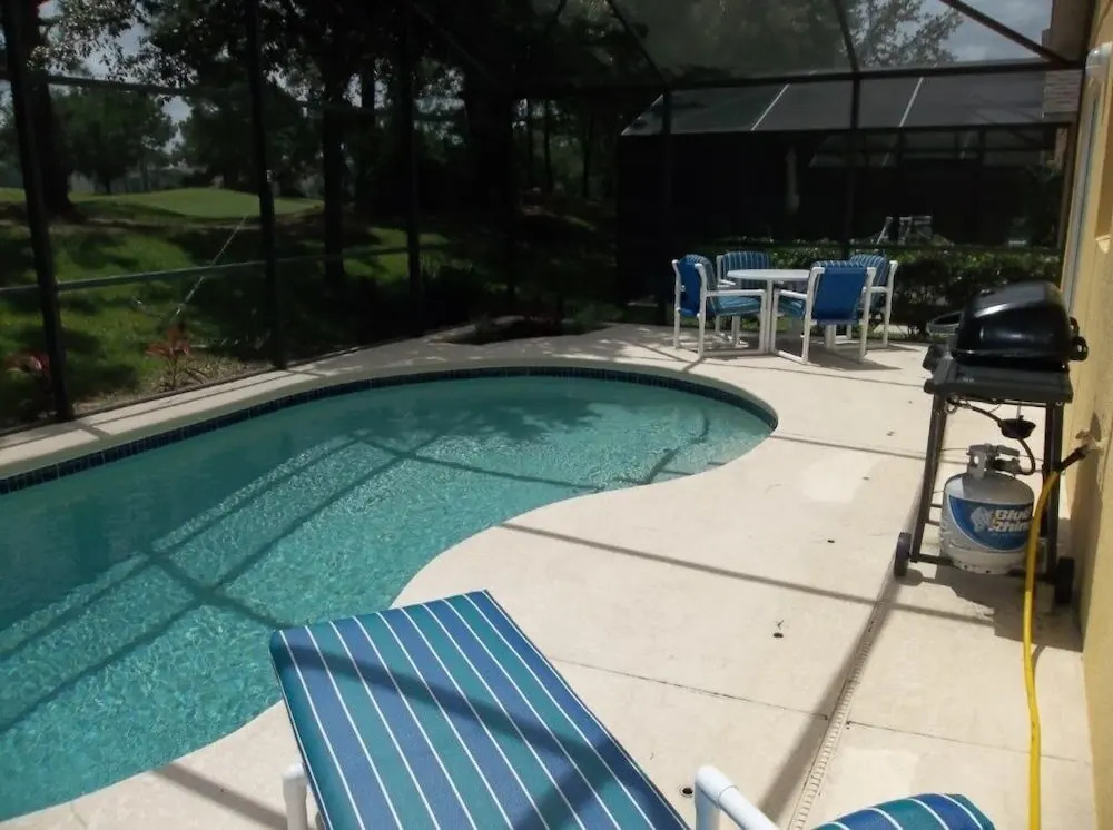 Southern Beauty With Private Pool 3 Bedroom Home