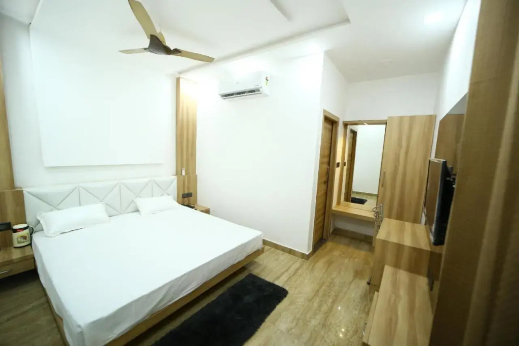 Hotel Byke Ride - Walkable from Agra Cantt Railway Station