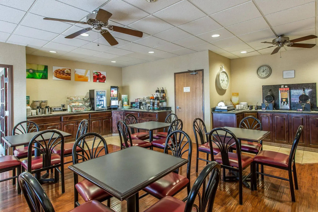 Comfort Inn & Suites Near University of Wyoming