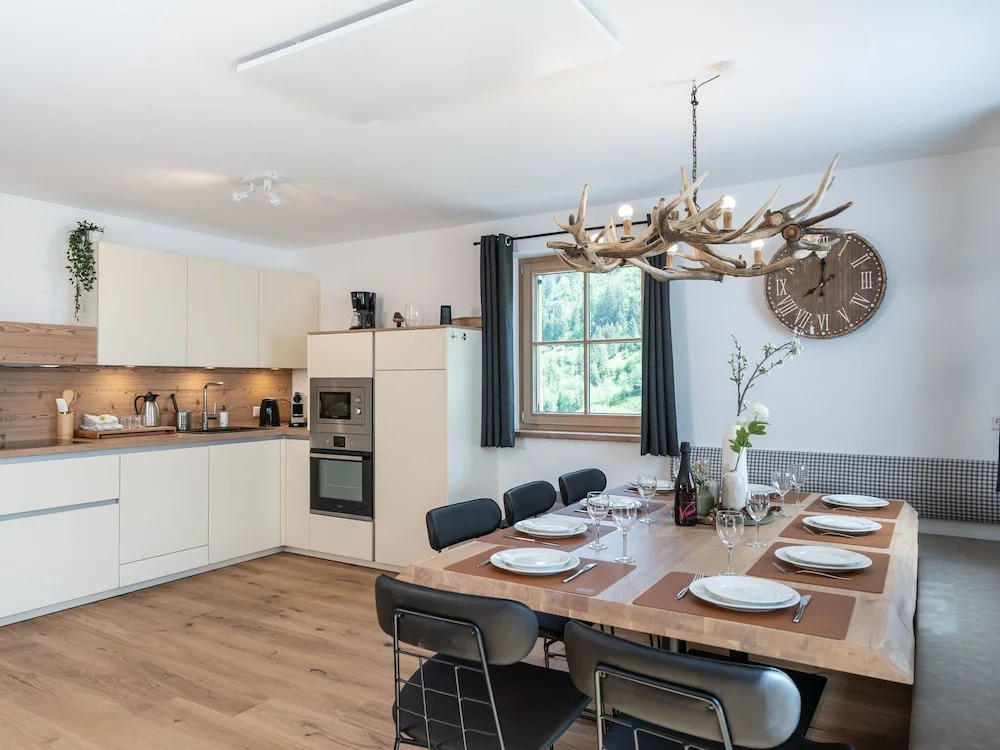 Detached Chalet w Combi Sauna, Near Ski Lift, Haus Liene