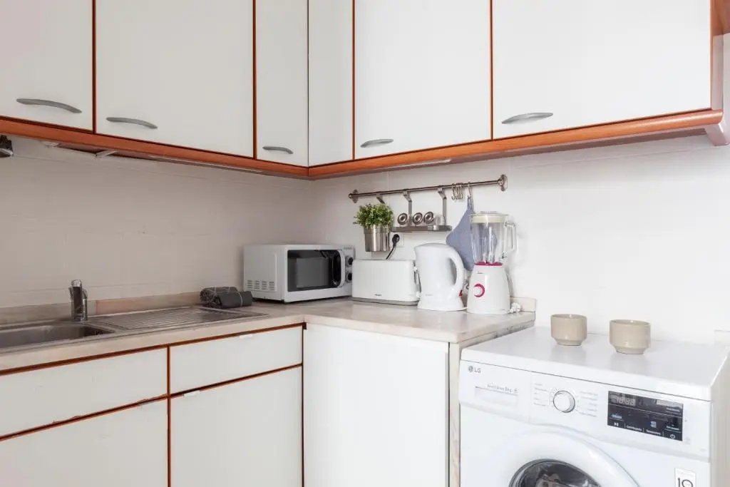 Alfama Amazing Scenic River and City View Charming apartment With 2 bedrooms and AC 19th Century Building
