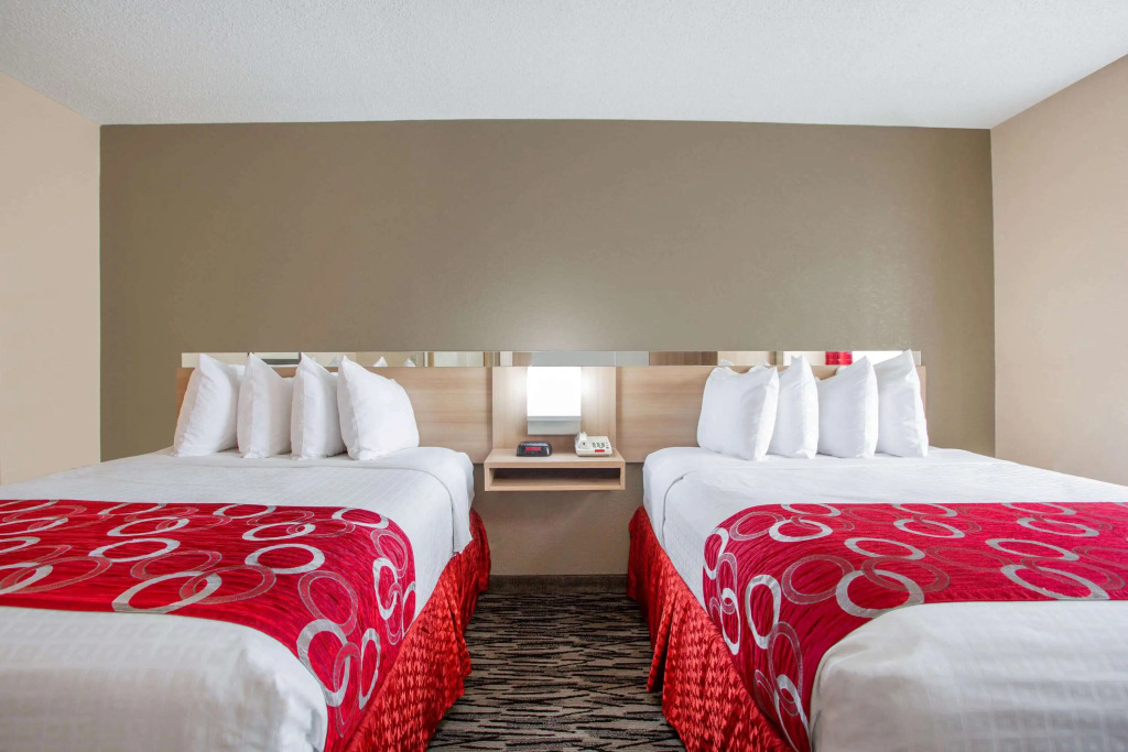 Microtel Inn & Suites by Wyndham Charleston