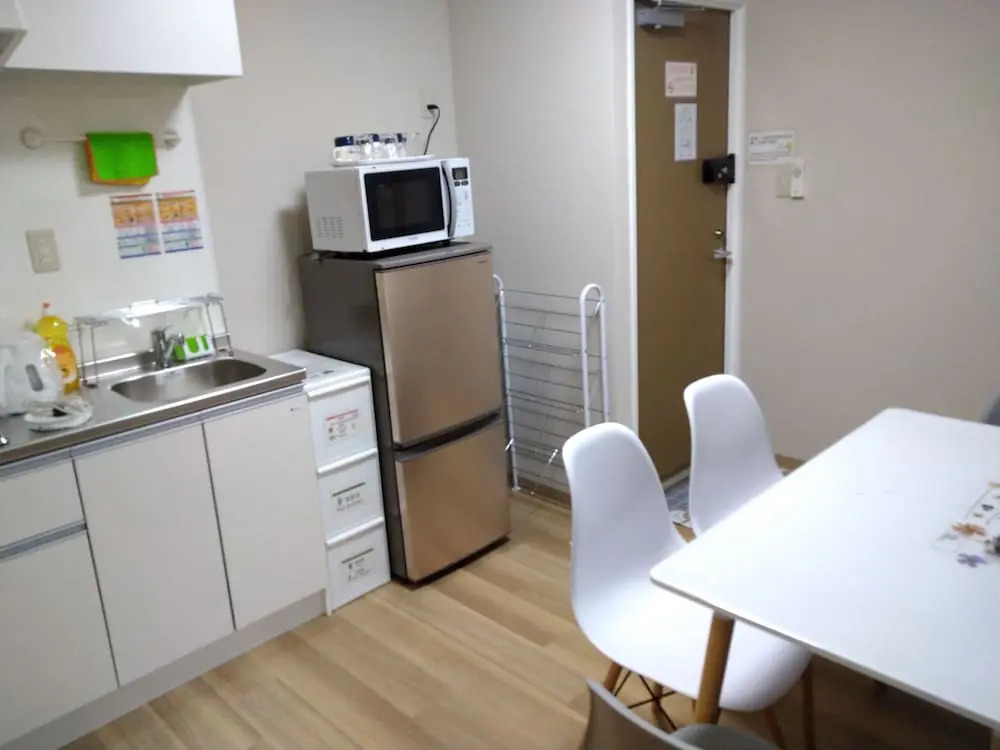 Issyuku Higashiueno Hotel