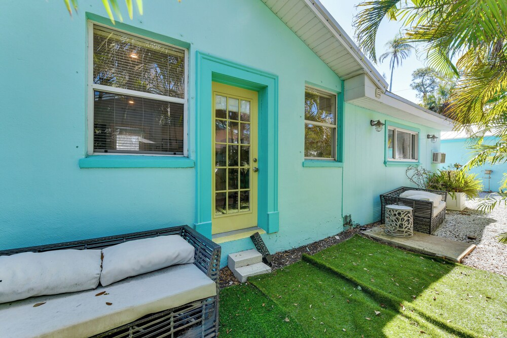 'vintage Mermaid Cottage' 4 Mi to Siesta Key Beach