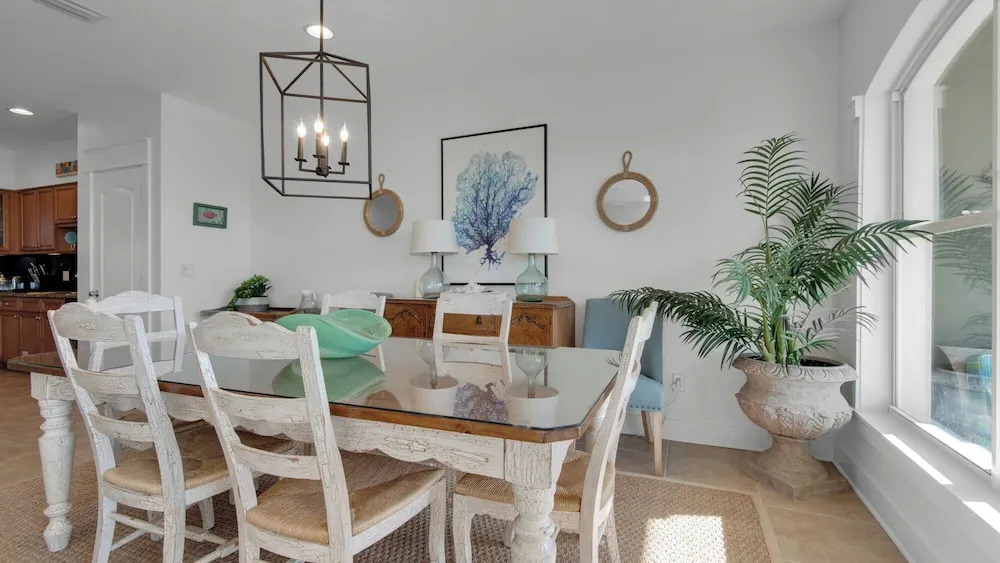 5 Minutes to Beach - Large Complex Pool