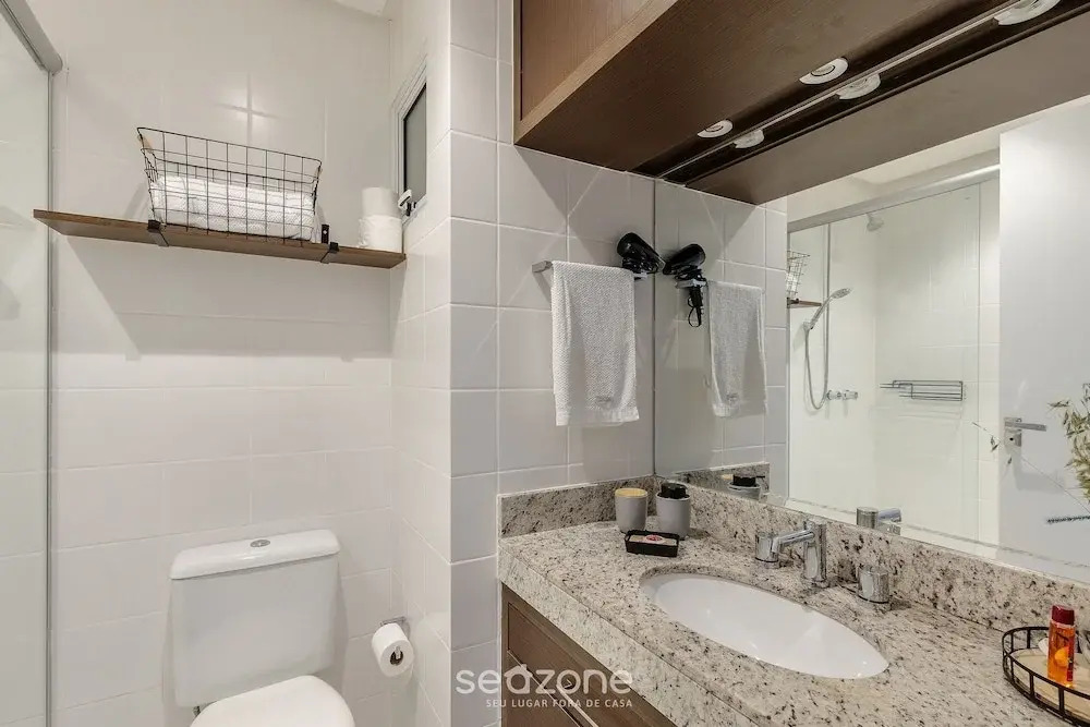 Studio in Condominium With Pool and Gym Nwc1510
