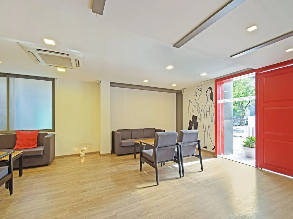 OYO Townhouse 030 Ashram Road Ahmedabad
