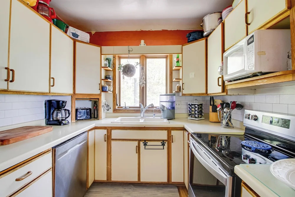 Spacious Duluth Home ~ 4 Mi to Lake Superior!