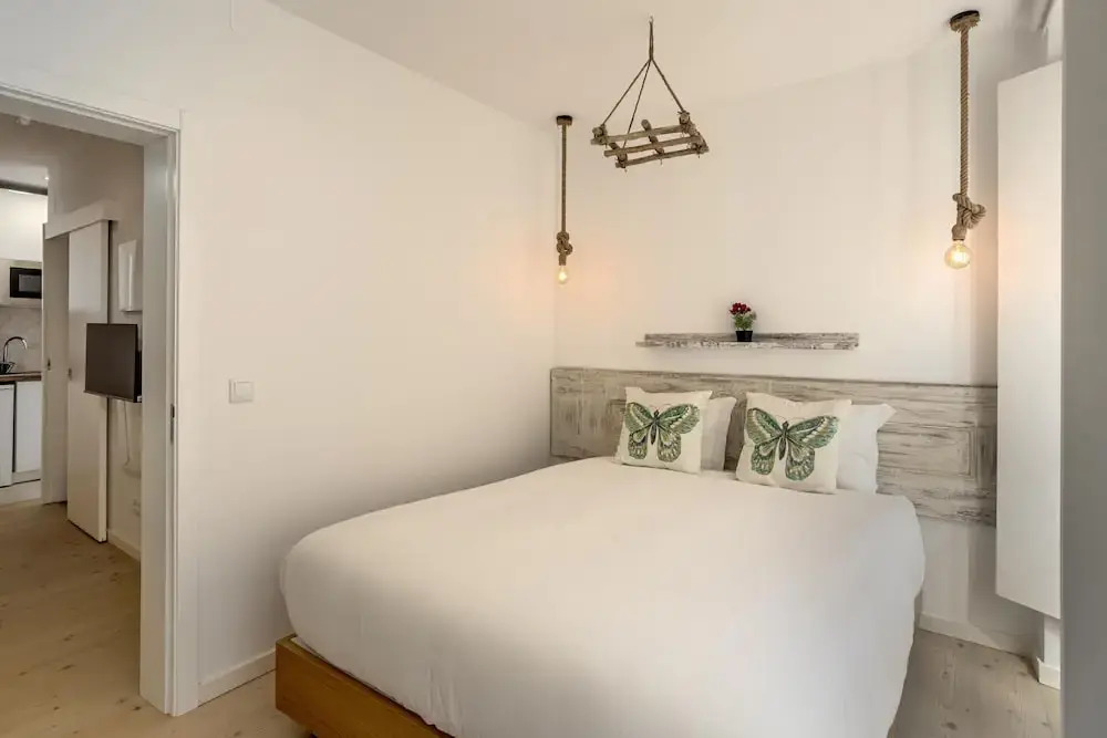 Downtown Modern Apartments by Homing