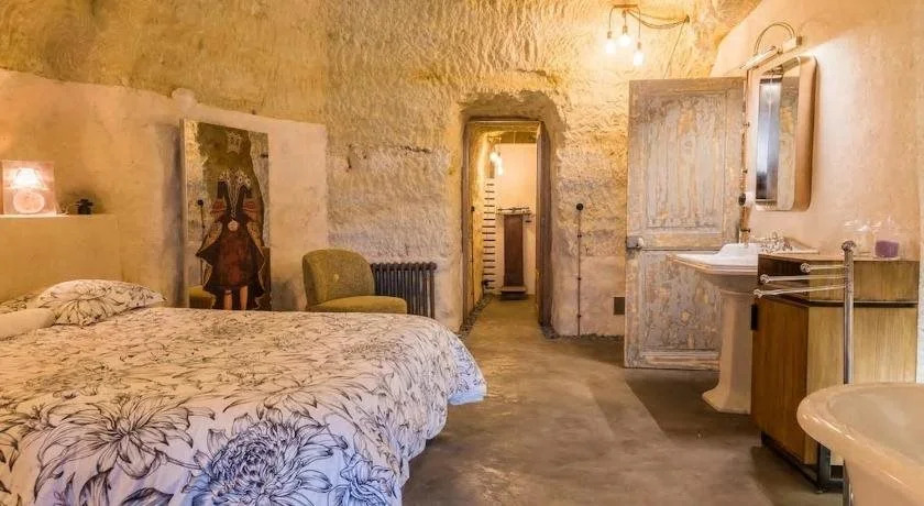 Amboise Troglodyte