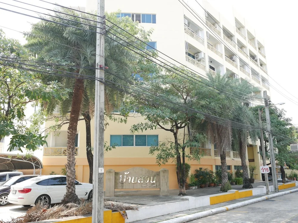 Baansuan Condo - MRT Cultural Station