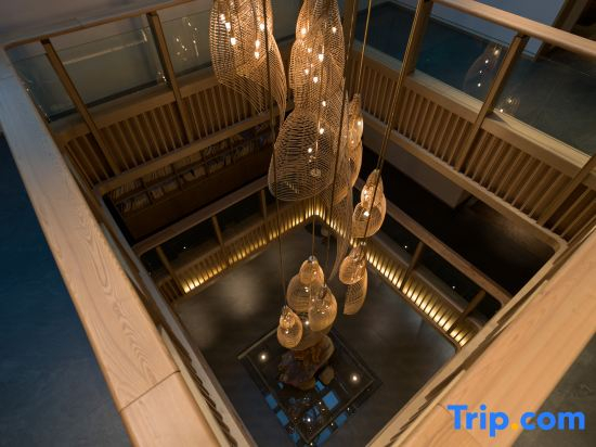 Tengchong Banshan Hot Spring Jingscape