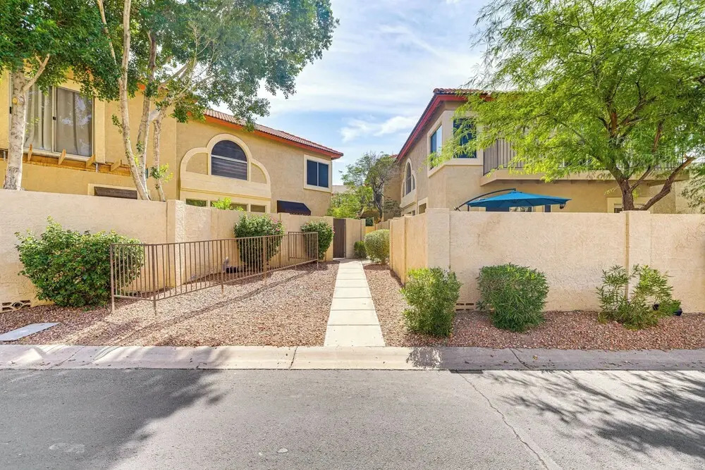 Hike & Golf! Townhouse w/ Resort Perks in PHX