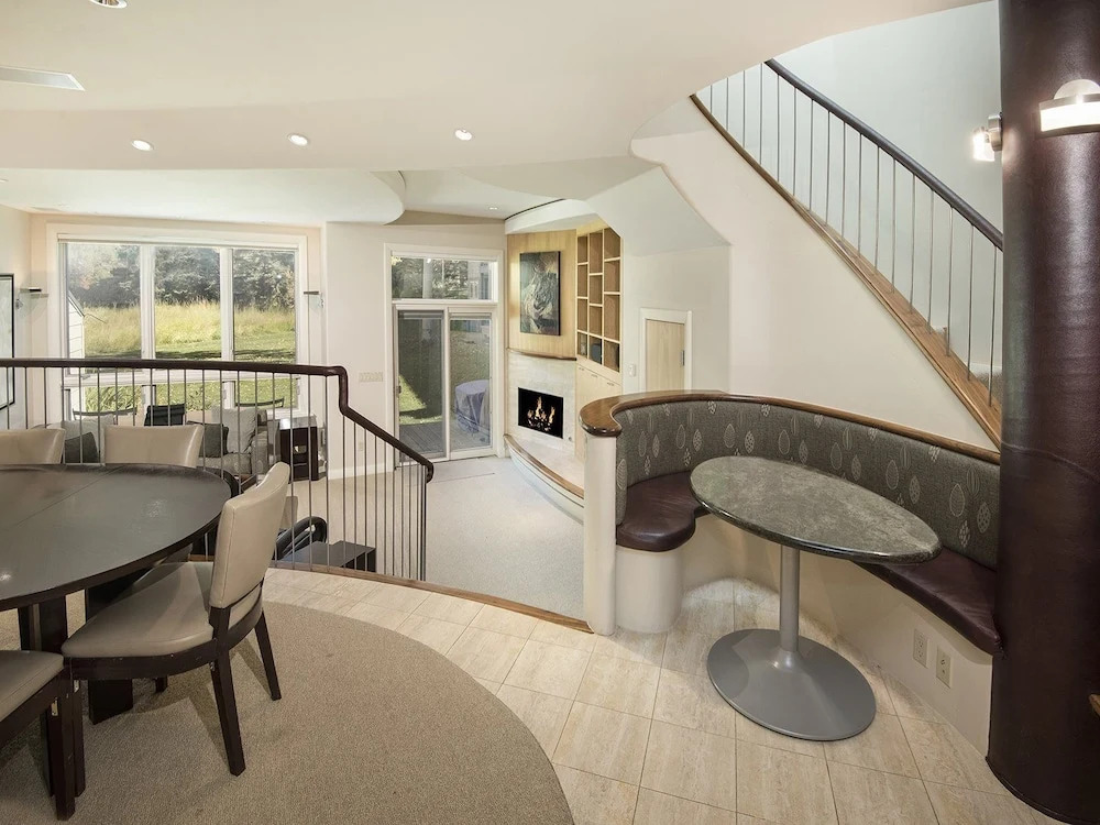 Coldstream Townhome 38
