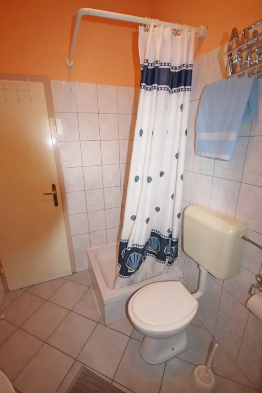 Family Ground Floor Apartment Puntamika