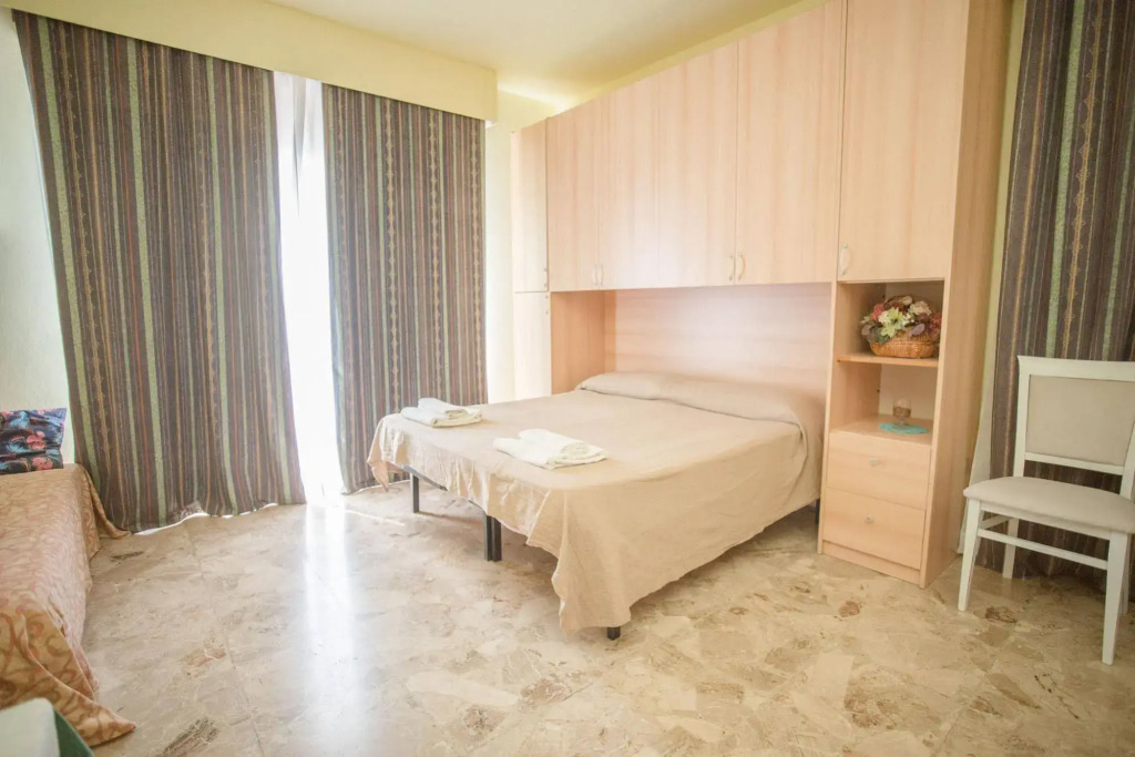 Affitta Camere Elena