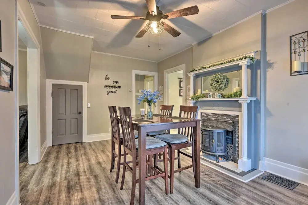 Walk to Niagara Falls! Family Home w/ Yard