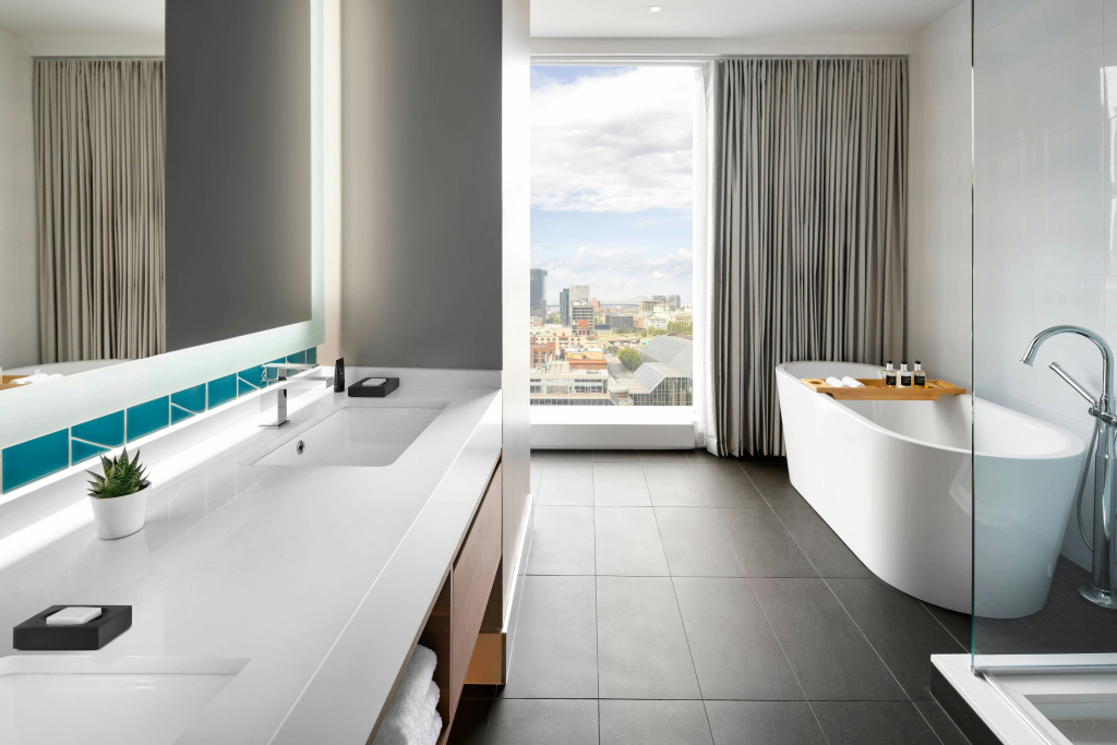 Humaniti Hotel Montreal, Autograph Collection