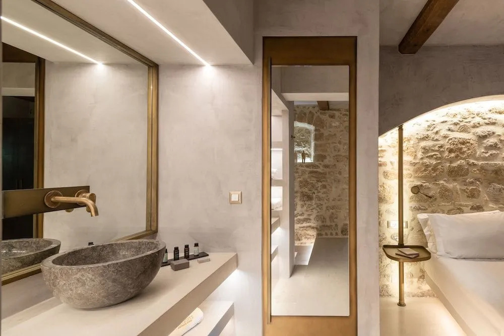 Inotropes Boutique Suites