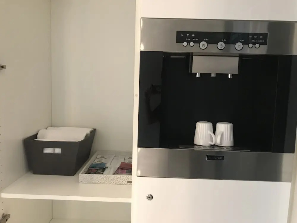 Open Room Hotel