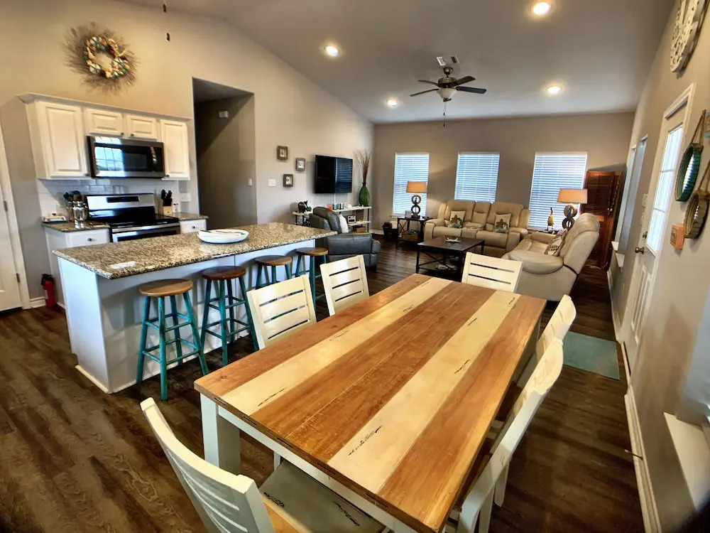 A Silver Lining - 4 Br Home