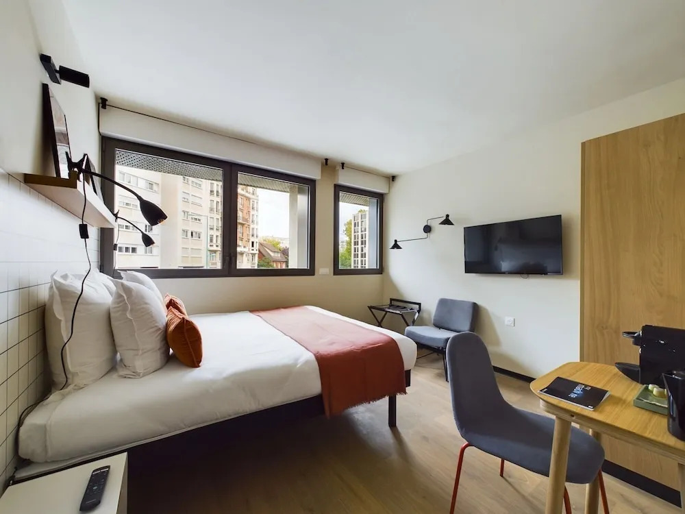 Mercure Gentilly .
