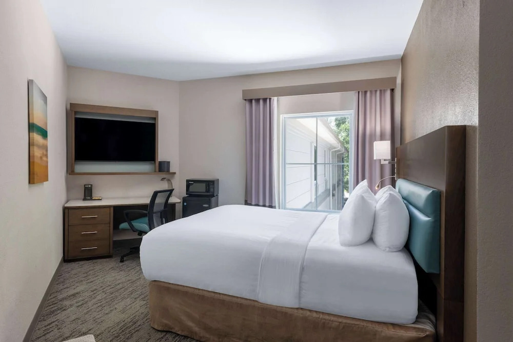 Mainstay Suites