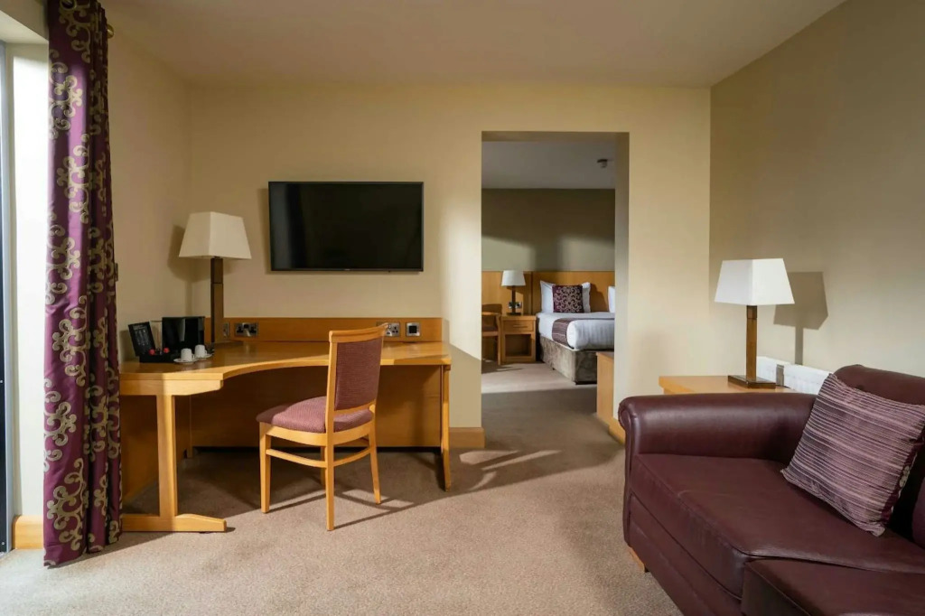 Belmore Court & Motel