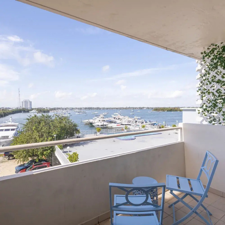 Vista Mar Bay Views Close to Miami Attractions