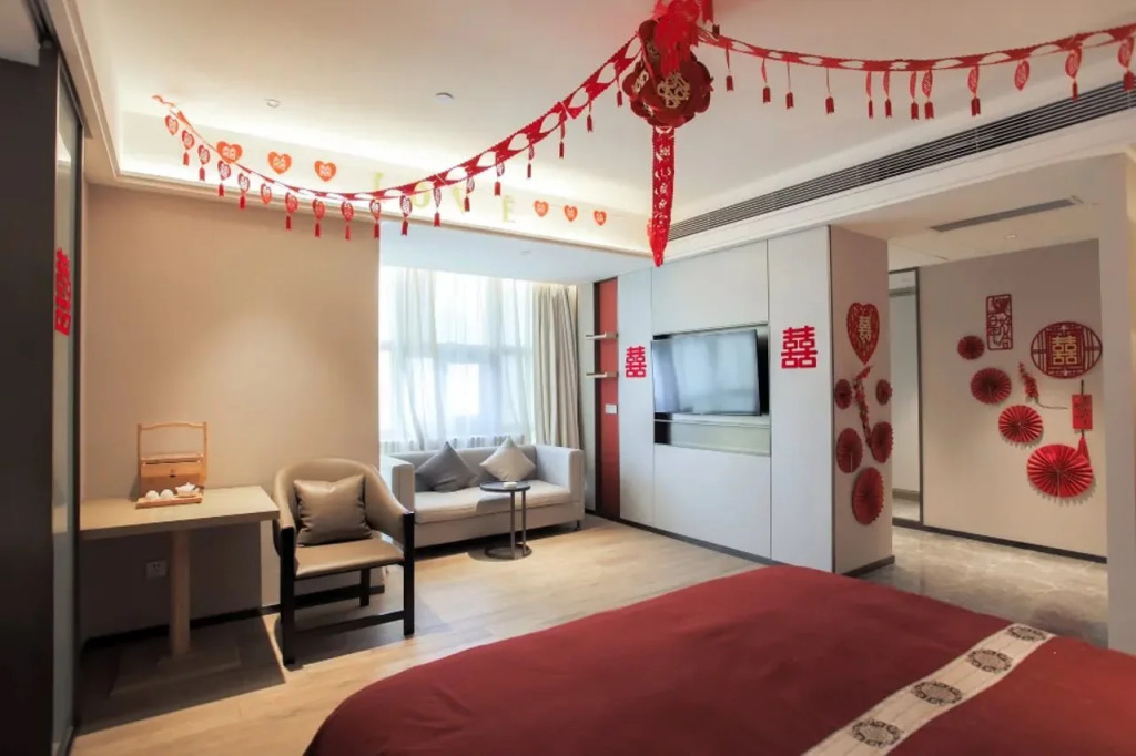 Echeng Hotel (Changchun Yiqi, West High-speed Railway Station)