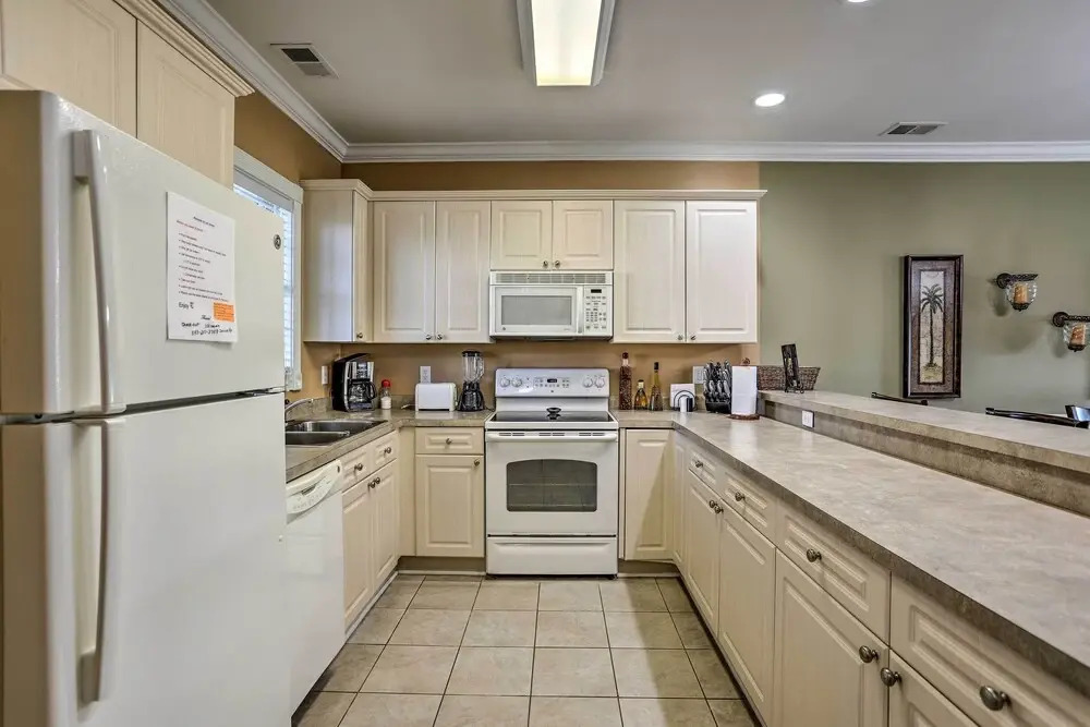 3 Mi to Ocean: Resort Condo in Myrtle Beach!