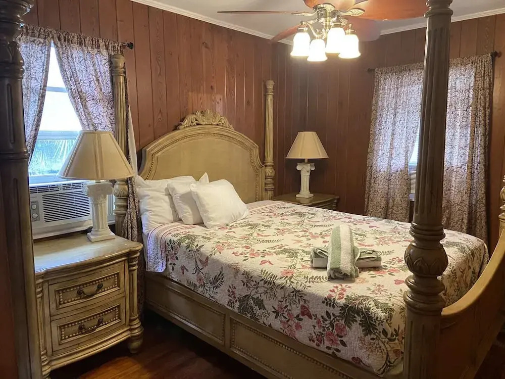 Holiday Court 17 - Sea Shell