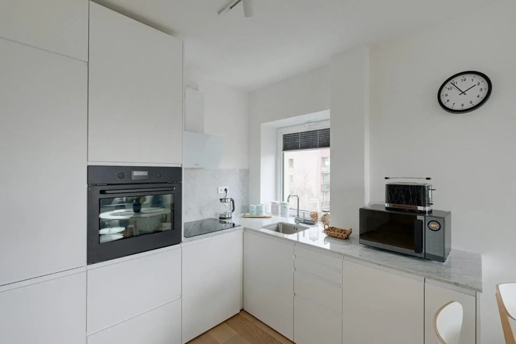 Luxurious 3br Apt Center