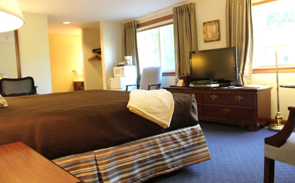 Riverhouse by Weekender formerly Jack Daniels Inn