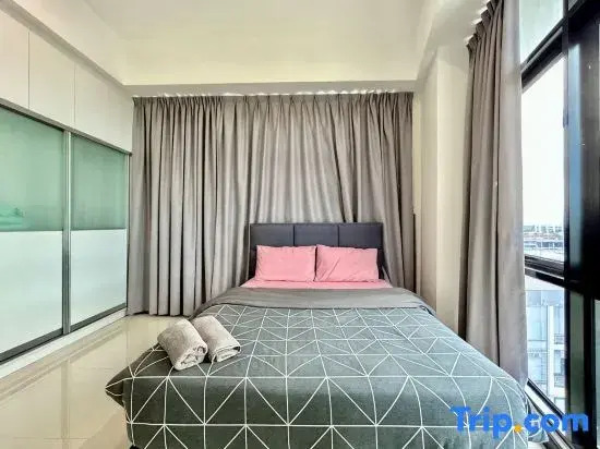 Jeff & Ricky Homestay 57@ 8pax Trinity Residence