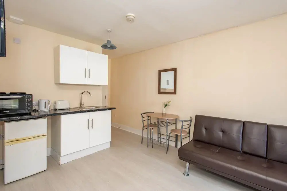 Newly Refurbished Studio, 20mins to London Bridge