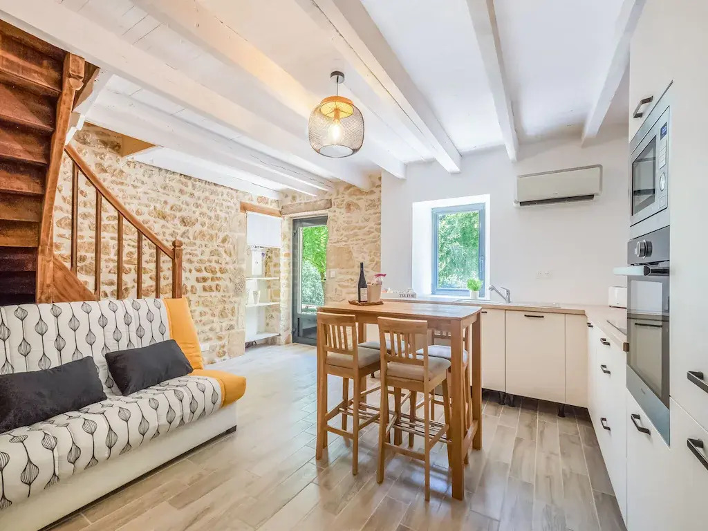 Tranquil Holiday Home in Soturac with pool