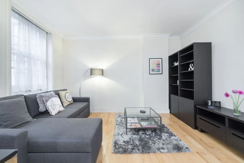 Oxford Street Apartments by Advan